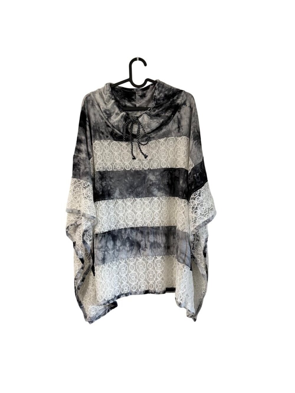 NEW ADORE Black Tie Dye White Lace Poncho Pullover Womens XLarge
